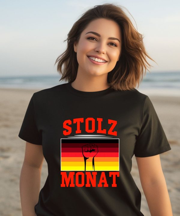 Heiko Wearing Stolz Monat Shirt3